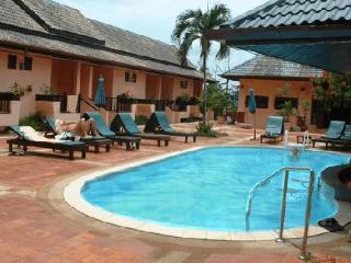 Baan Nern Sai Resort Phuket Ngoại thất bức ảnh